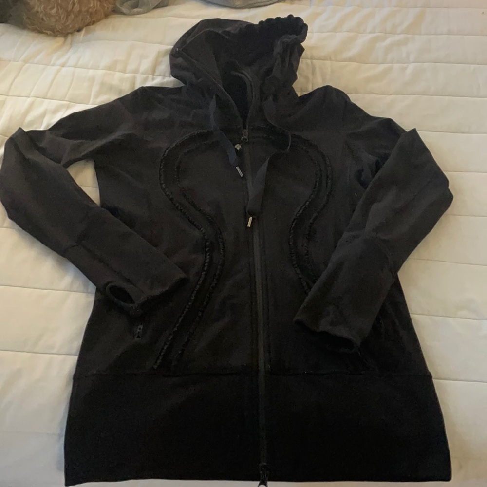 Lululemon black sweatshirt with hoodie